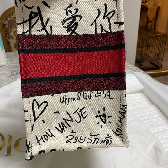 DIOR BOOK TOTE WITH DIORAMOUR GRAFFITI - Picture 4 of 4